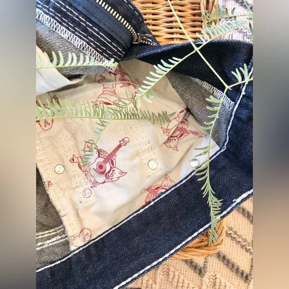 True Religion Men’s Straight Cut Dark Denim Jeans - Picture 5 of 9